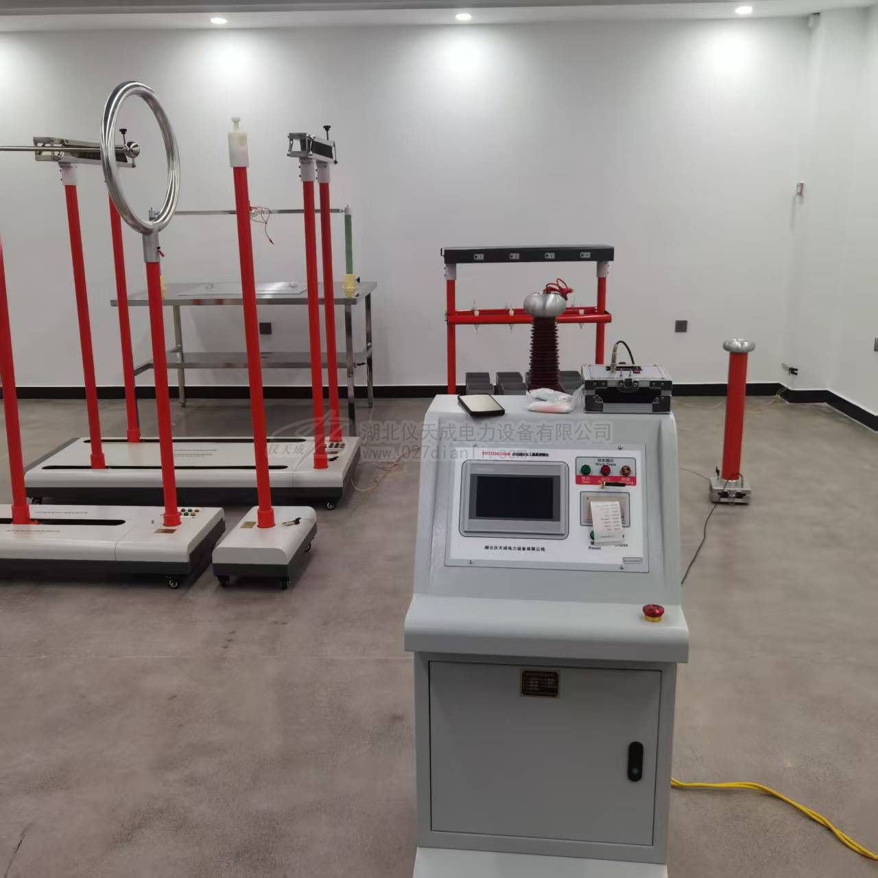 給浙江客戶做絕緣靴、桿等售后服務